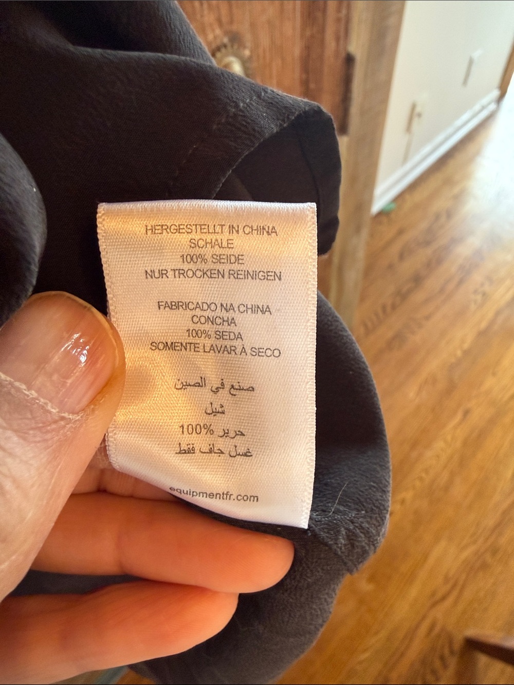 Equipment 100% silk Black Lightweight Button-Front Shirt - Picture 8 of 13